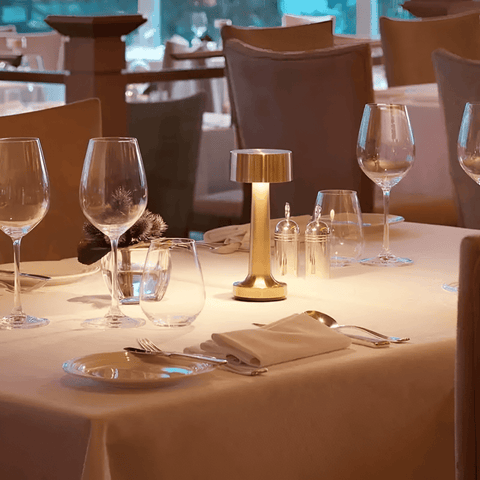 RetroLight – Stylish LED Table Lamp with Wireless USB Charger for Restaurants & Home