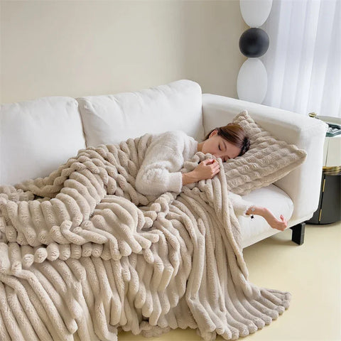 Snugglea Fleece Throw Blanket – Soft Checked Faux Lambswool